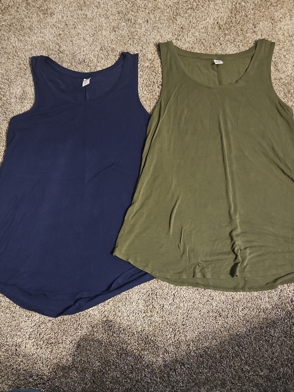 Old Navy Sleeveless Tank Duo in Navy and Olive